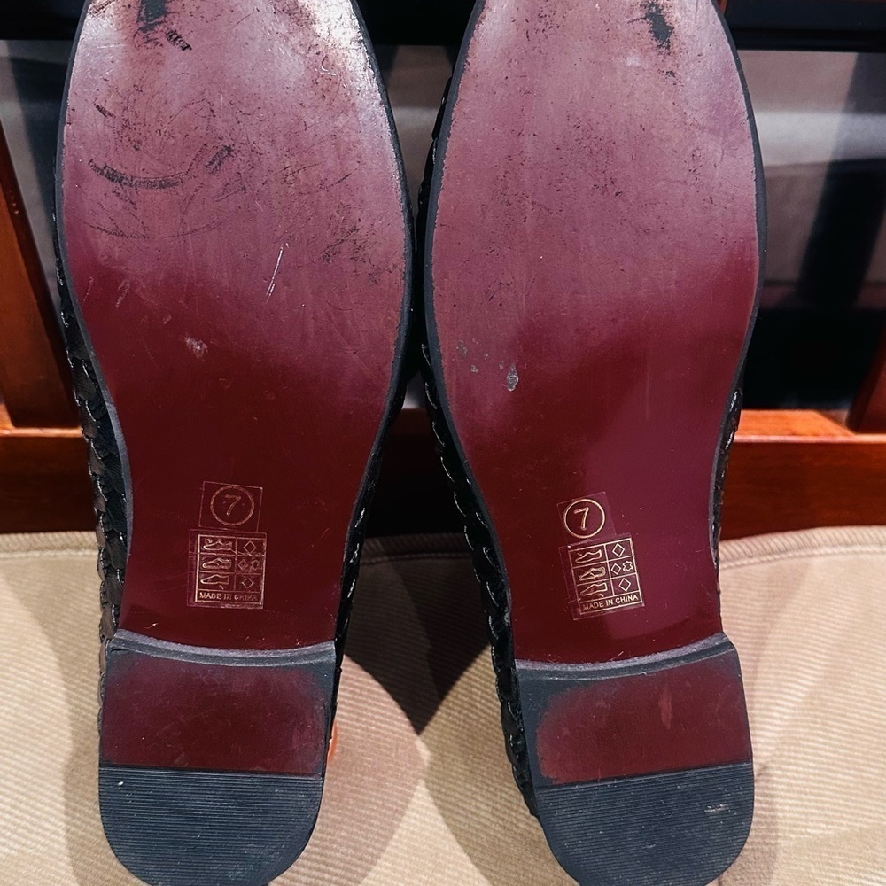 JITAI Black Gold Medal Tassel Loafers. - Picture 8 of 9